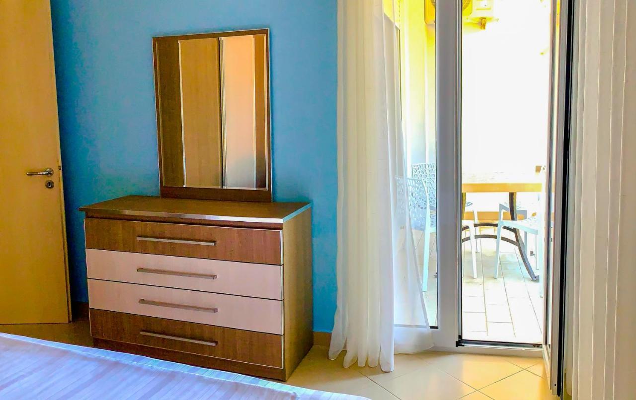 Endy Apartaments Орикум Екстериор снимка