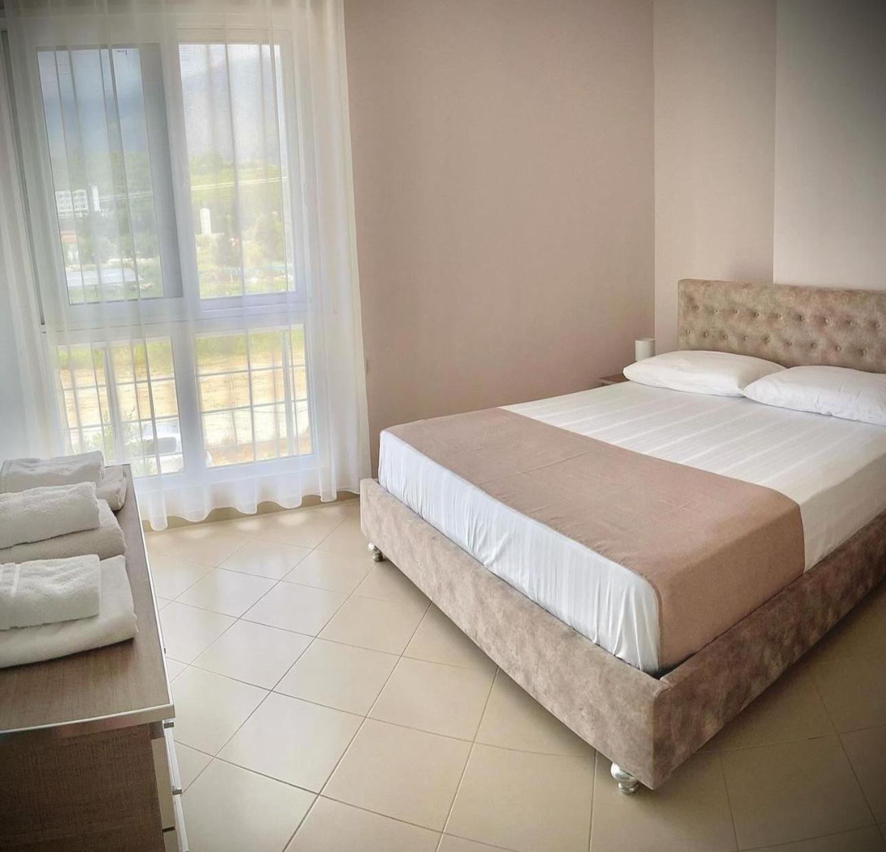 Endy Apartaments Орикум Екстериор снимка