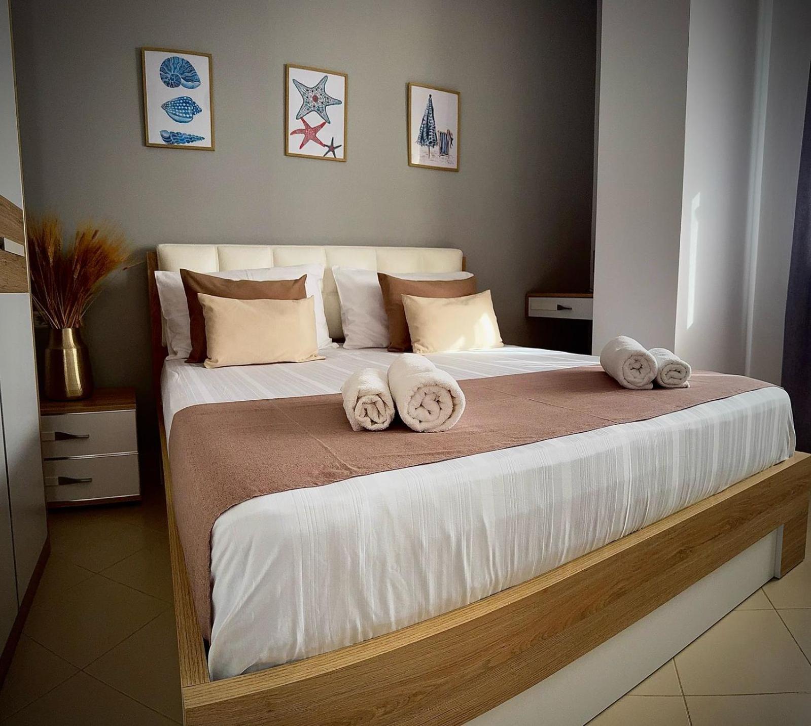 Endy Apartaments Орикум Екстериор снимка