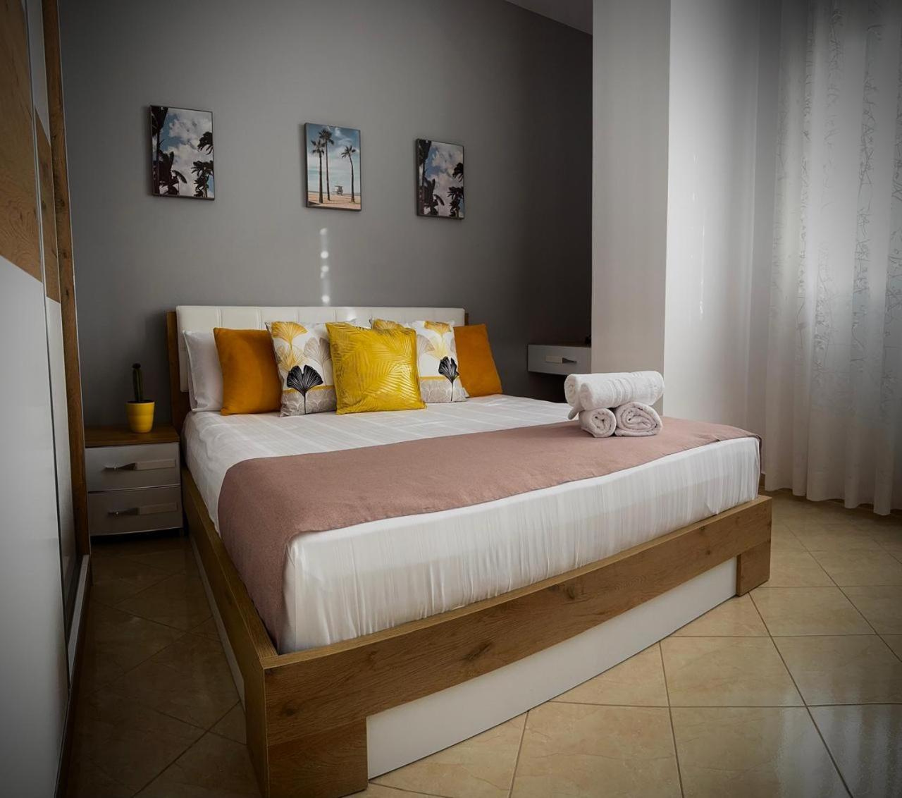 Endy Apartaments Орикум Екстериор снимка