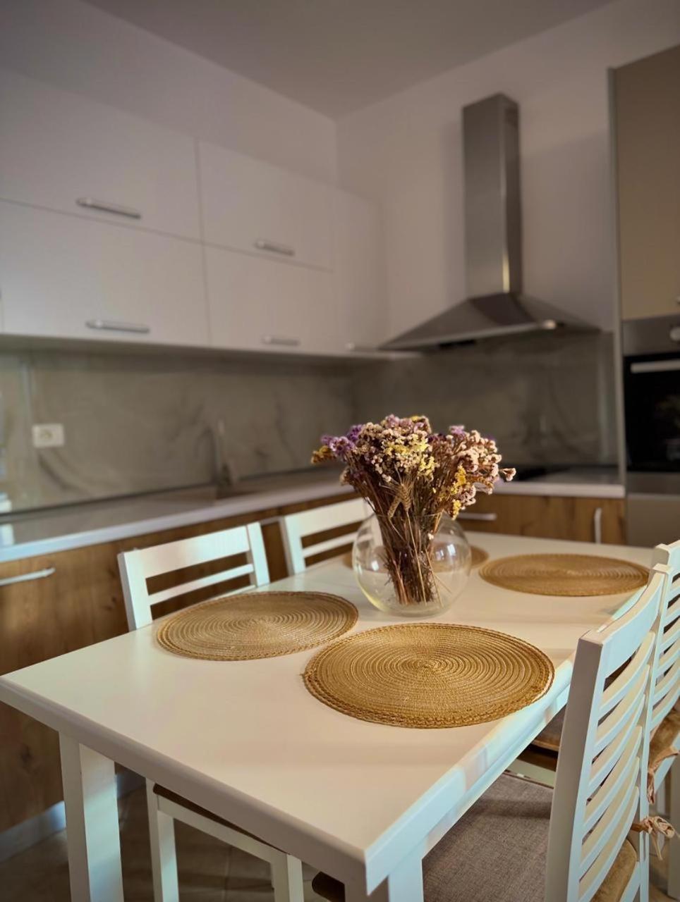 Endy Apartaments Орикум Екстериор снимка